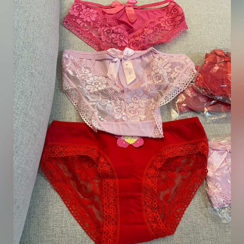 Panties of 3 - Picture 2 of 4